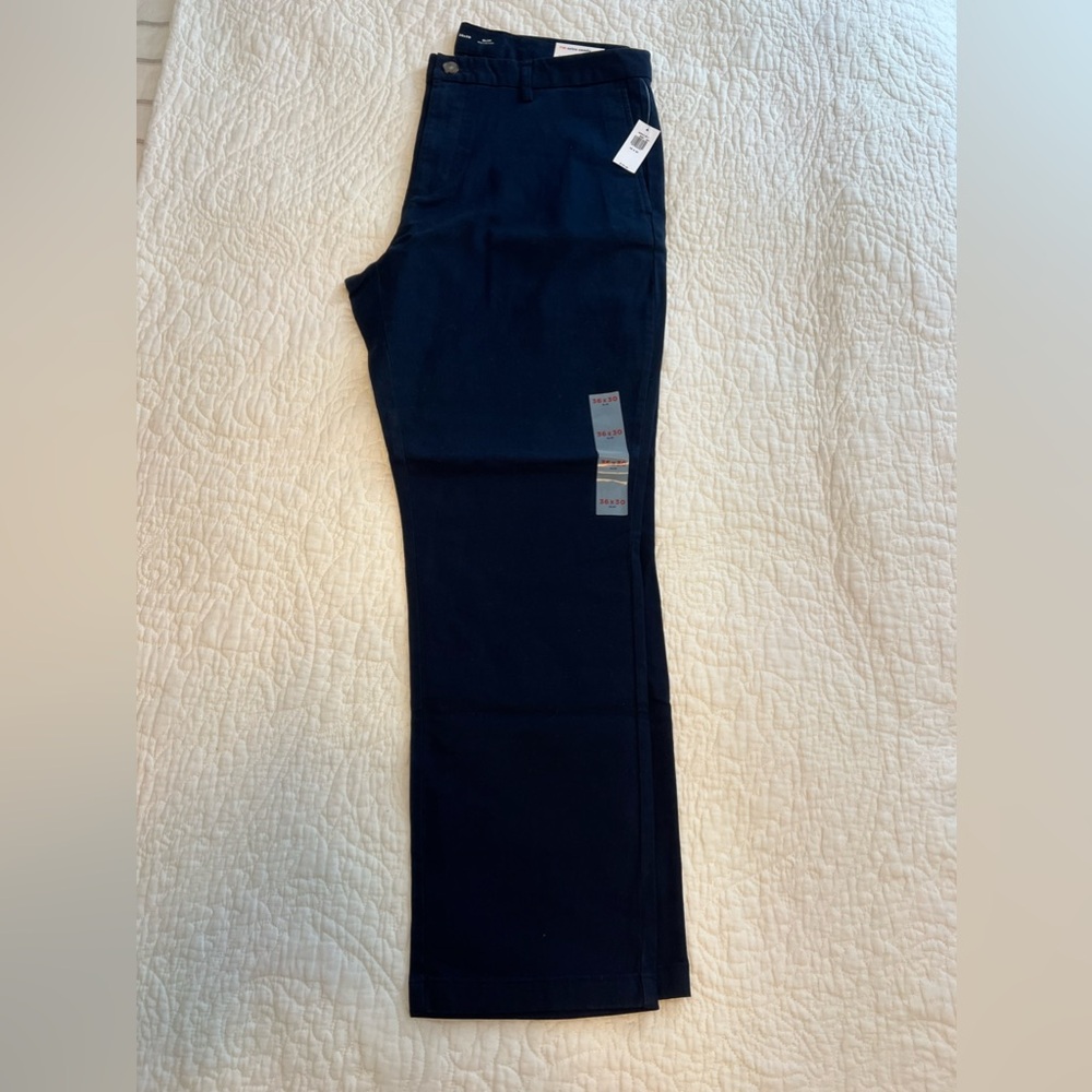 Old Navy Men’s Slim Built-In Flex Rotation Chino NWT 36x30 - Navy